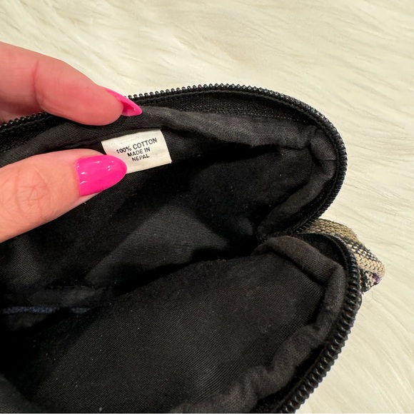 Striped Stylish Mini Coin Purse With Zipper - Picture 7 of 10